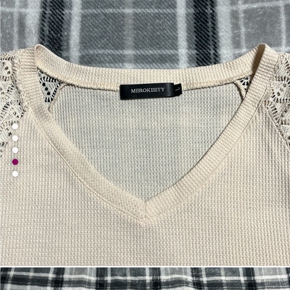 MEROKEETY women’s v neck short sleeve lace top 3/$15 - Picture 4 of 5